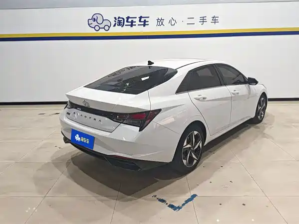 Hyundai Elantra 2023