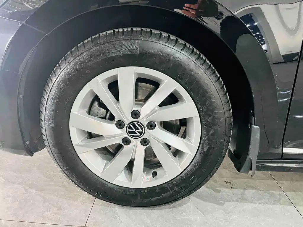 Volkswagen Passat 2023