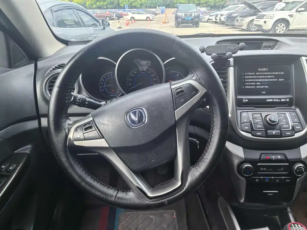 Changan Eado 2015 — фото 12
