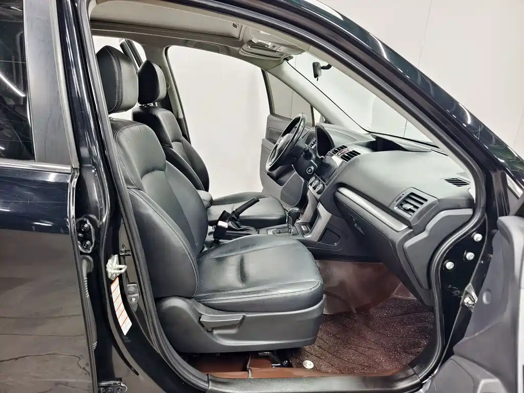 Subaru Forester 2014 — фото 14