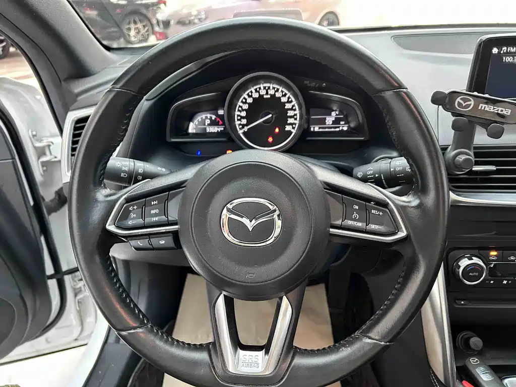 Mazda CX-4 2019 — фото 12