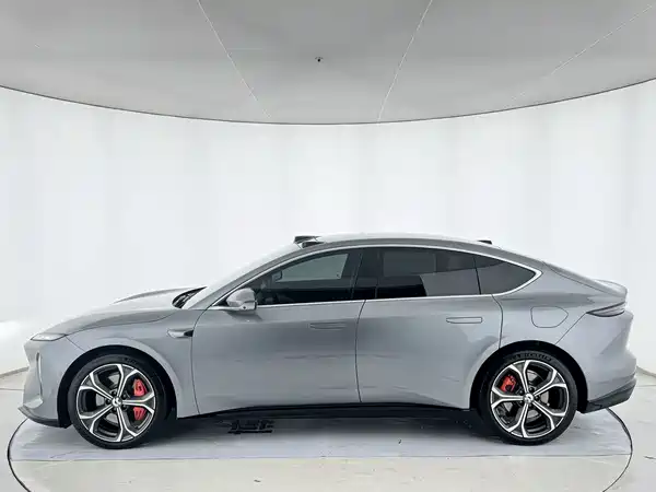 NIO ET5 2025