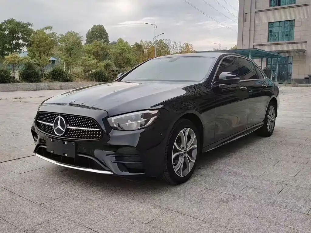 Mercedes-Benz E-Class 2022
