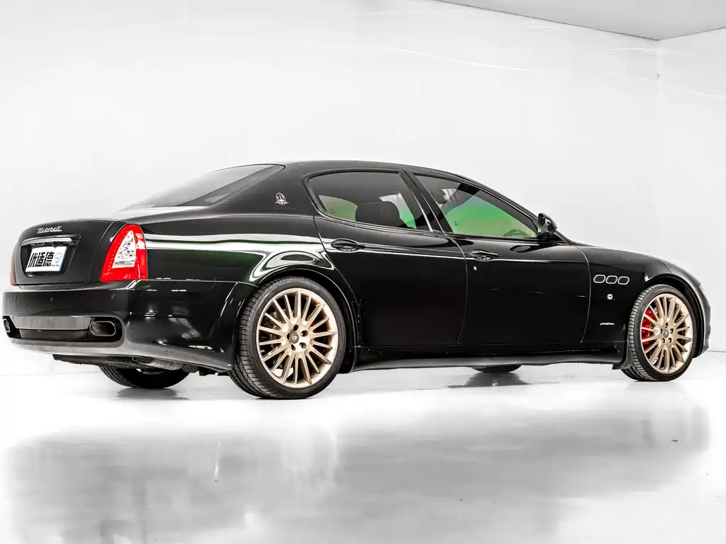 Maserati Quattroporte 2010 — фото 6