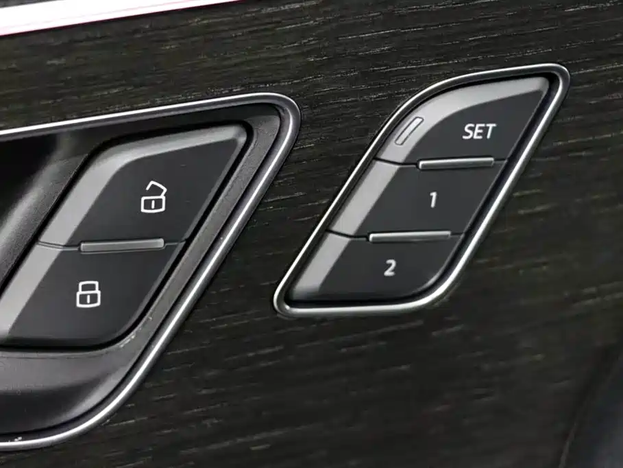 Audi Q8 2021 — фото 12