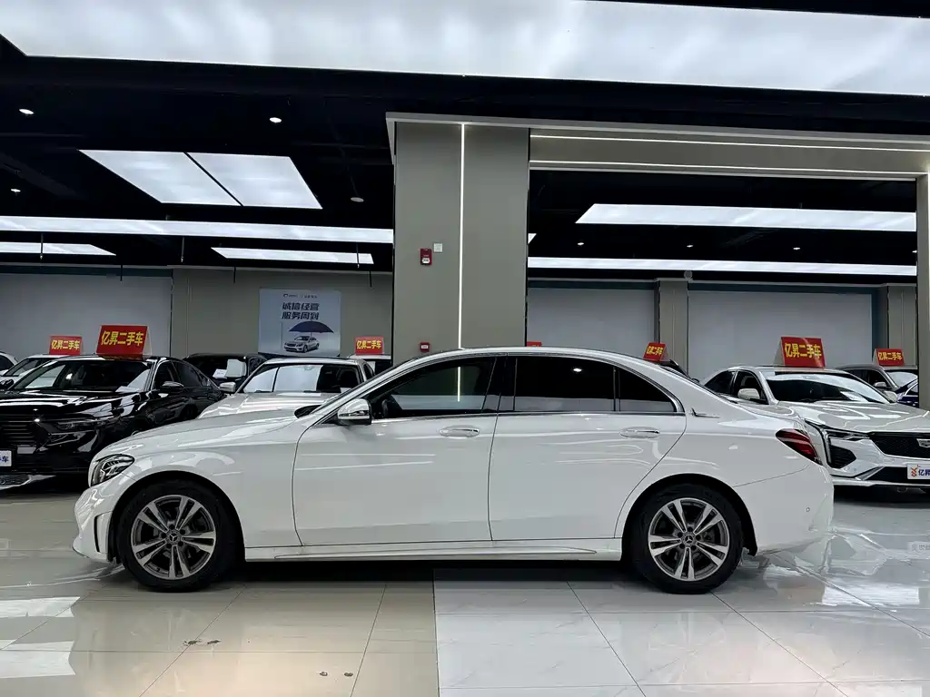 Mercedes-Benz C-Class 2022