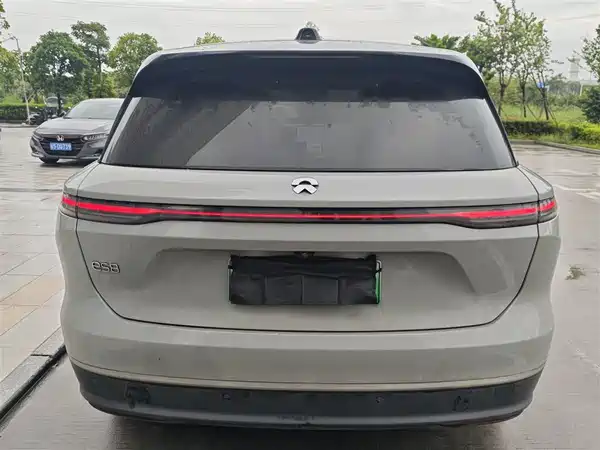 NIO ES8 2023