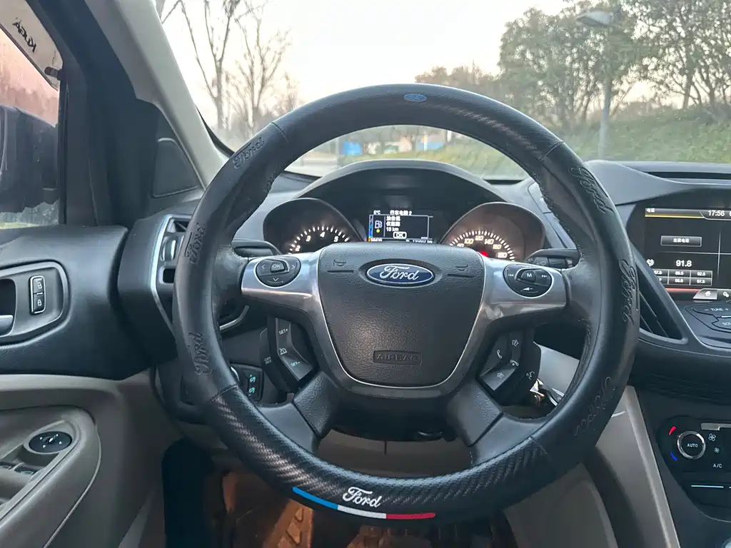 Ford Kuga 2015 — фото 7