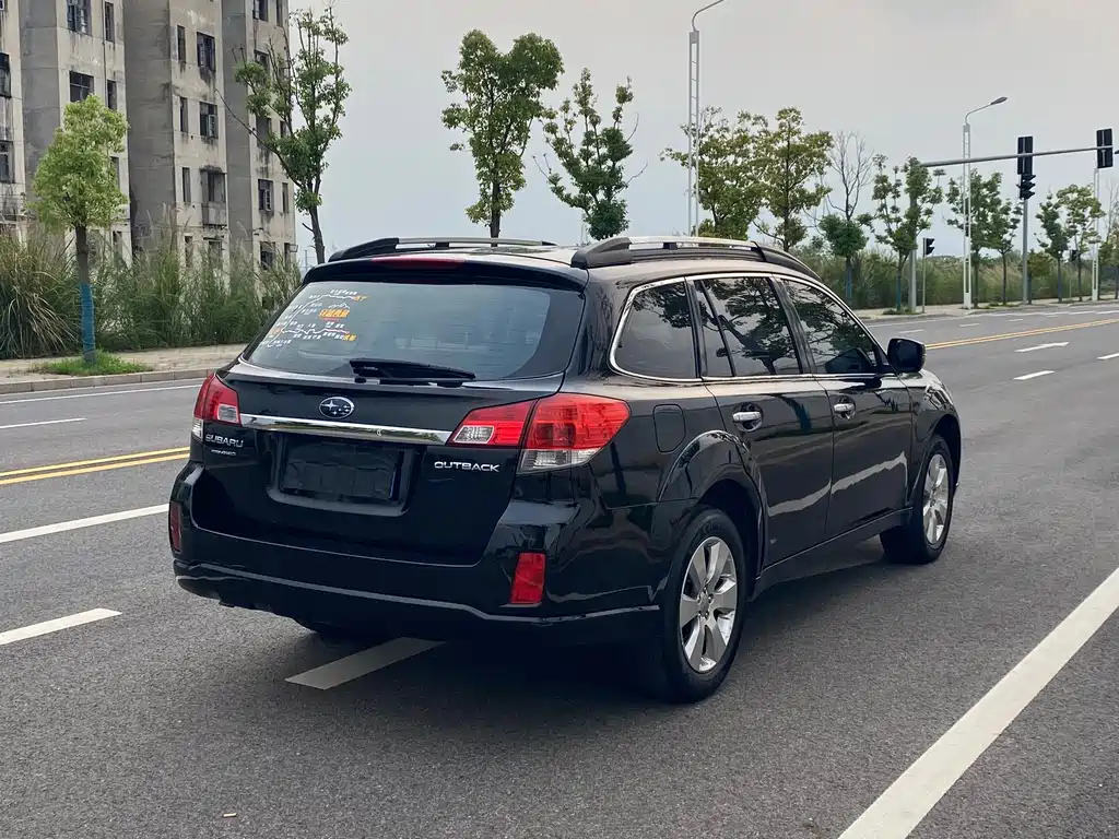 Subaru Outback 2012 — фото 9