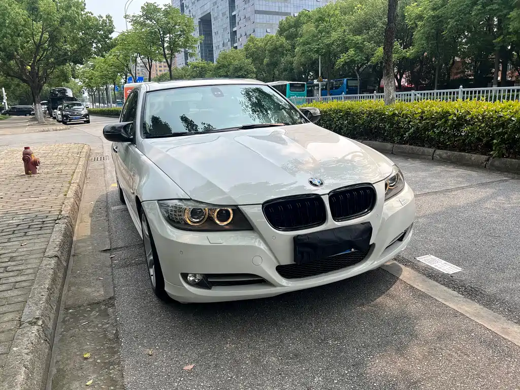 BMW 3 Series 2011