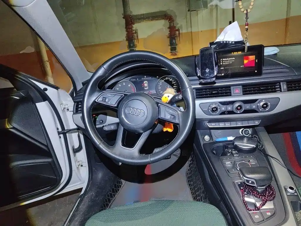 Audi A4L 2019