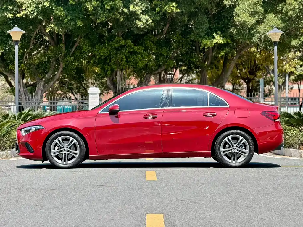 Mercedes-Benz A-Class 2020 — фото 8