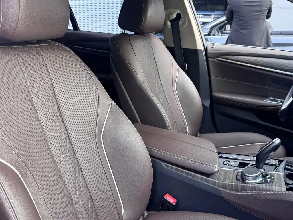 BMW 5 Series 2020