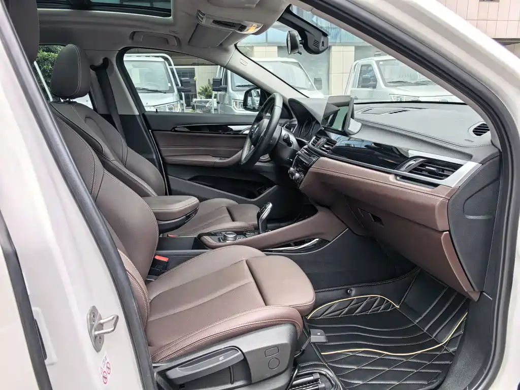 BMW X2 2023 — фото 14