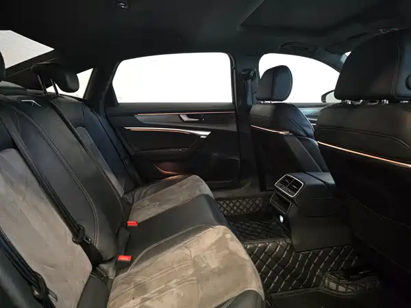 Audi A6L 2022