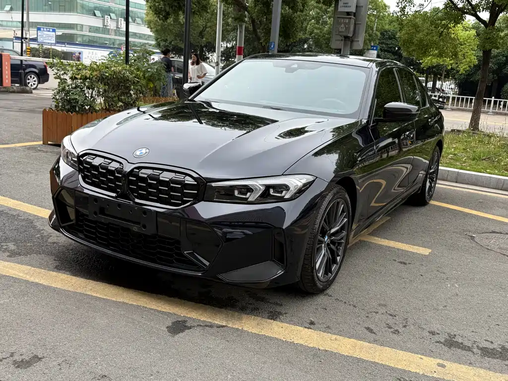 BMW 3 Series 2023 — фото 1