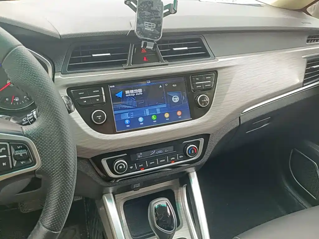 Geely Vision X3 2018 — фото 13
