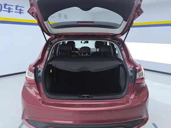 Nissan Tiida 2021