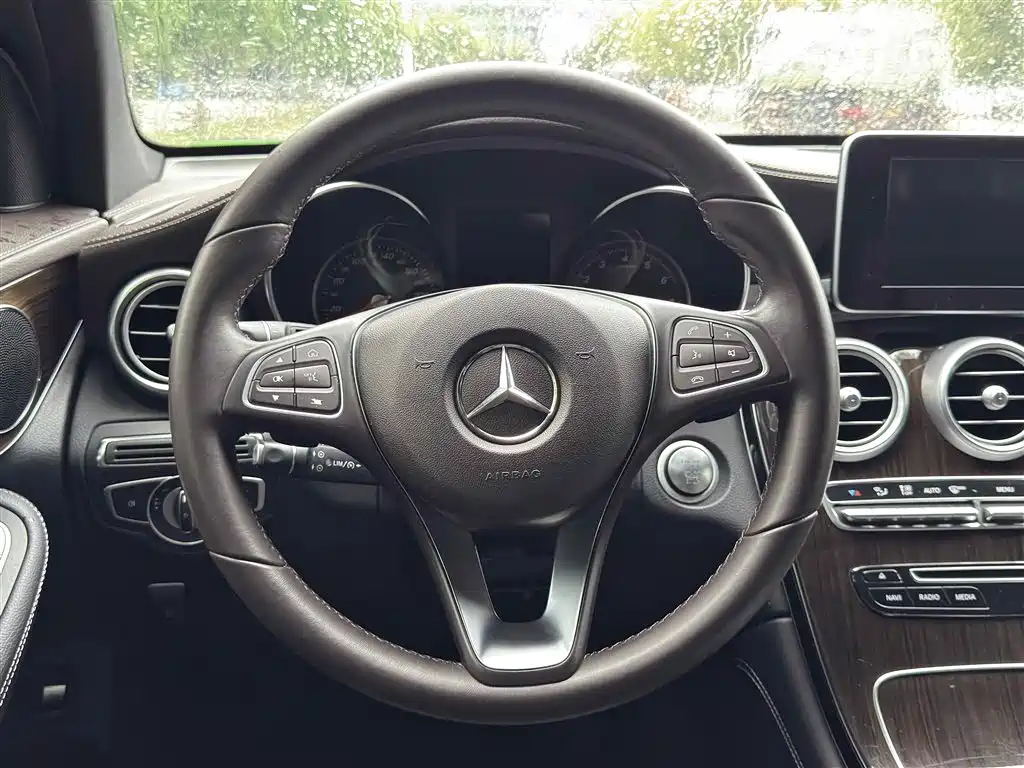 Mercedes-Benz GLC 2018 — фото 20