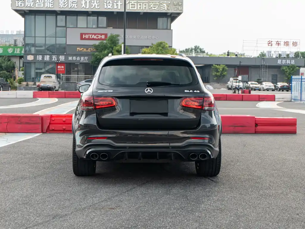 Mercedes-Benz GLC AMG 2023 — фото 3