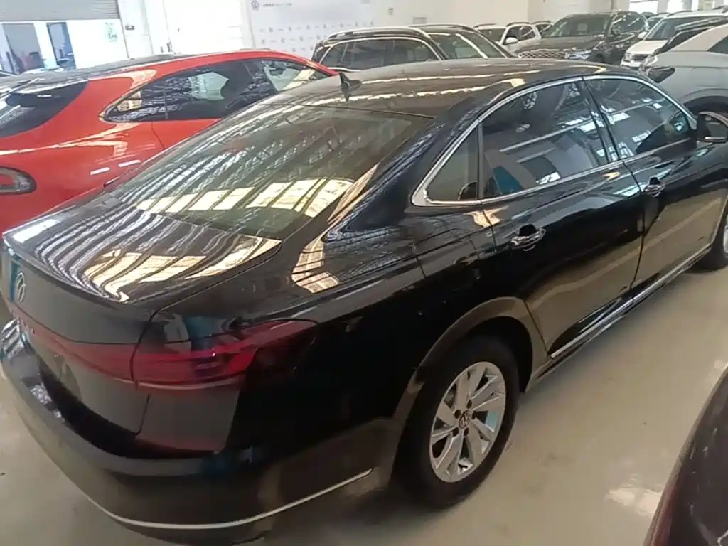 Volkswagen Passat 2025