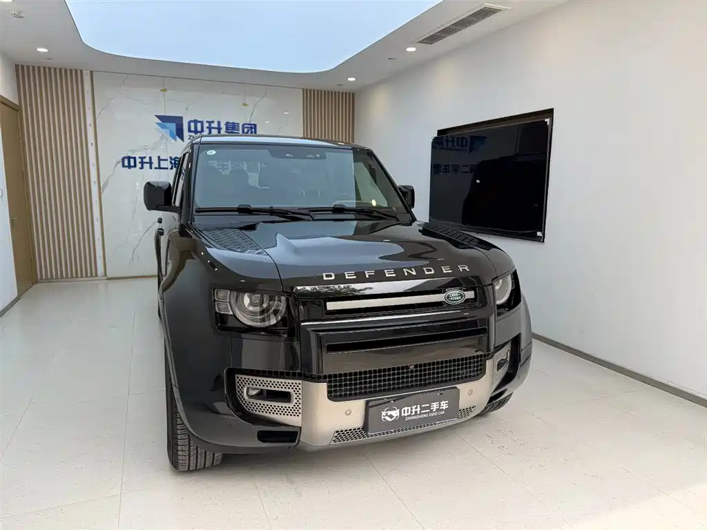 Land Rover Defender 2025