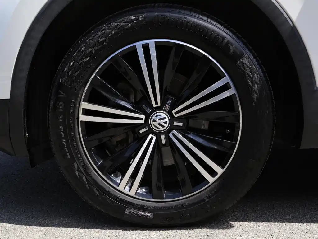 Volkswagen Tiguan L 2020 — фото 18
