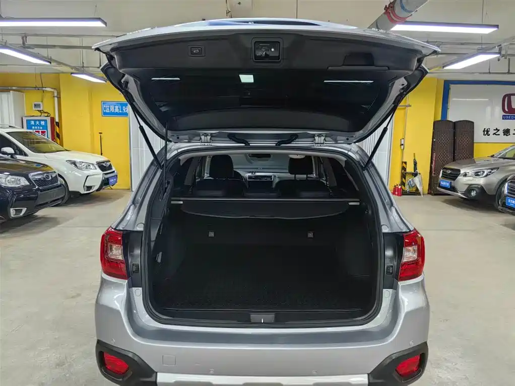 Subaru Outback 2018 — фото 9
