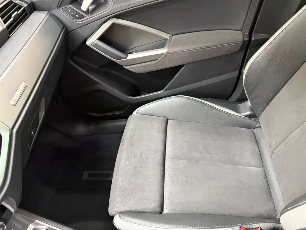 Audi Q3 2023 — фото 13
