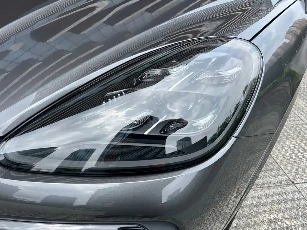 Porsche Cayenne 2021