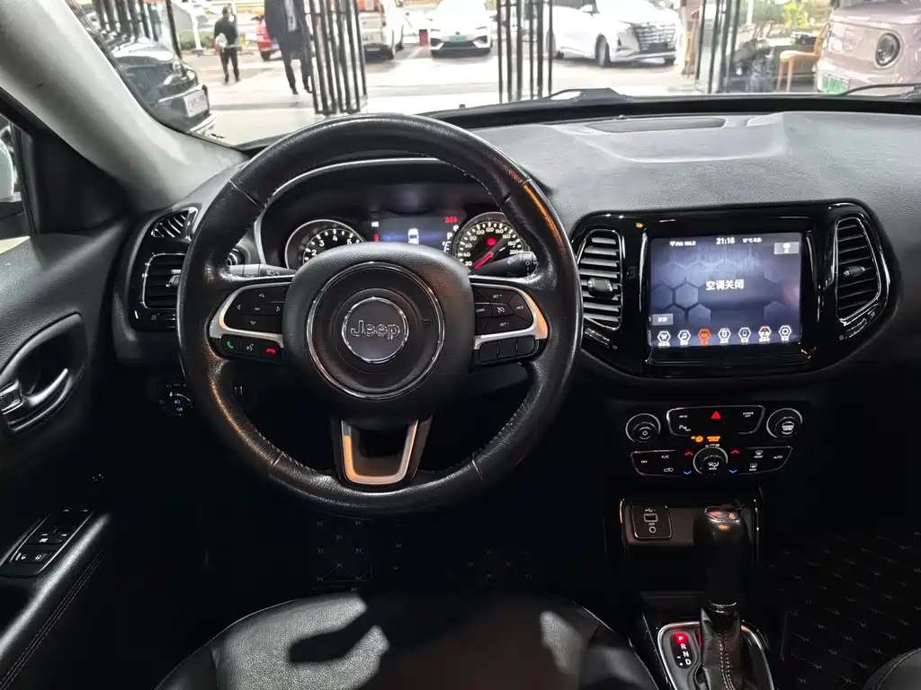 Jeep Compass 2021 — фото 12