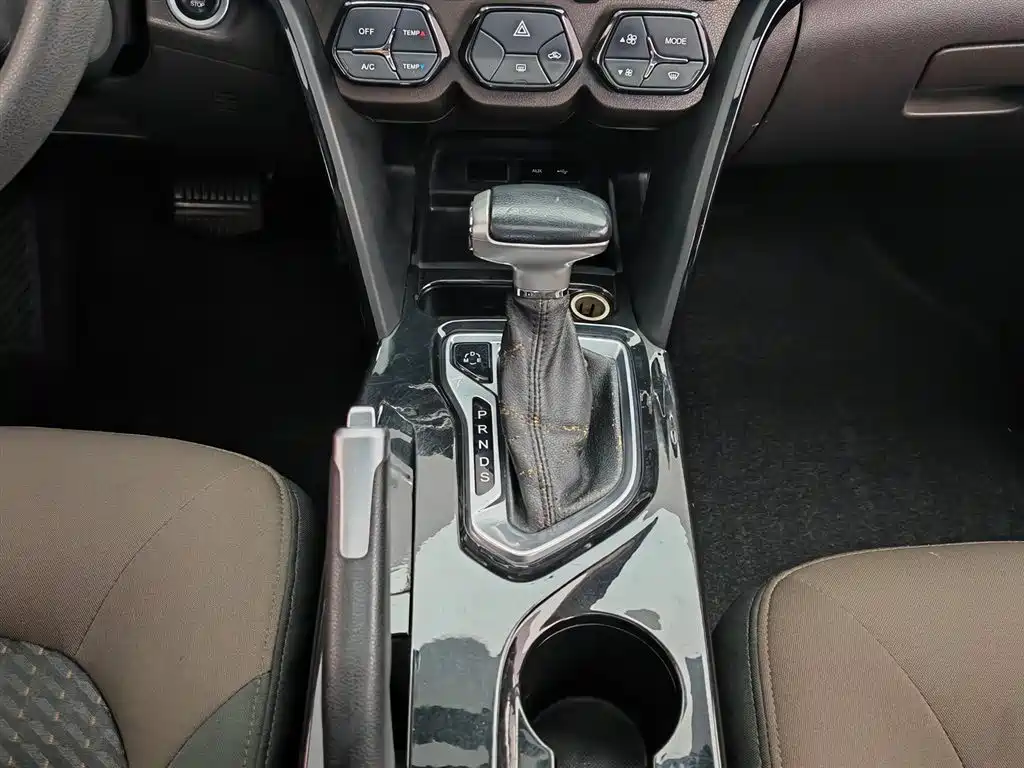 GAC Motor Trumpchi GS4 2016 — фото 13