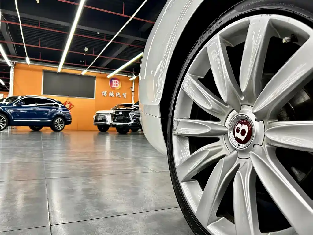 Bentley Flying Spur 2016 — фото 14