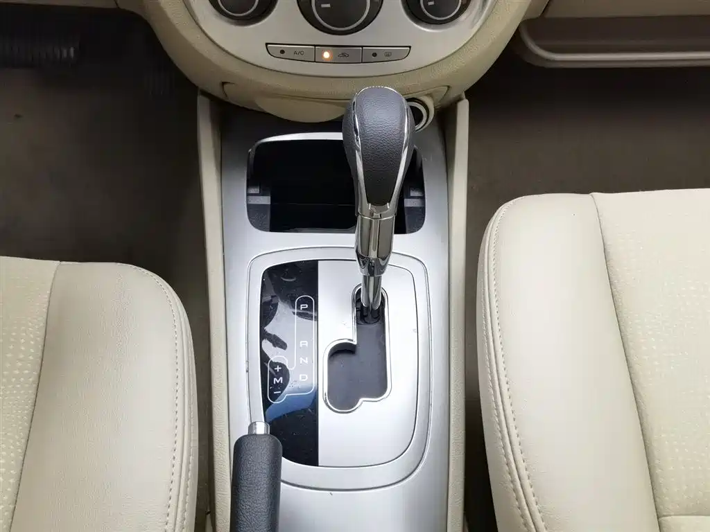 Buick Excelle 2014 — фото 13
