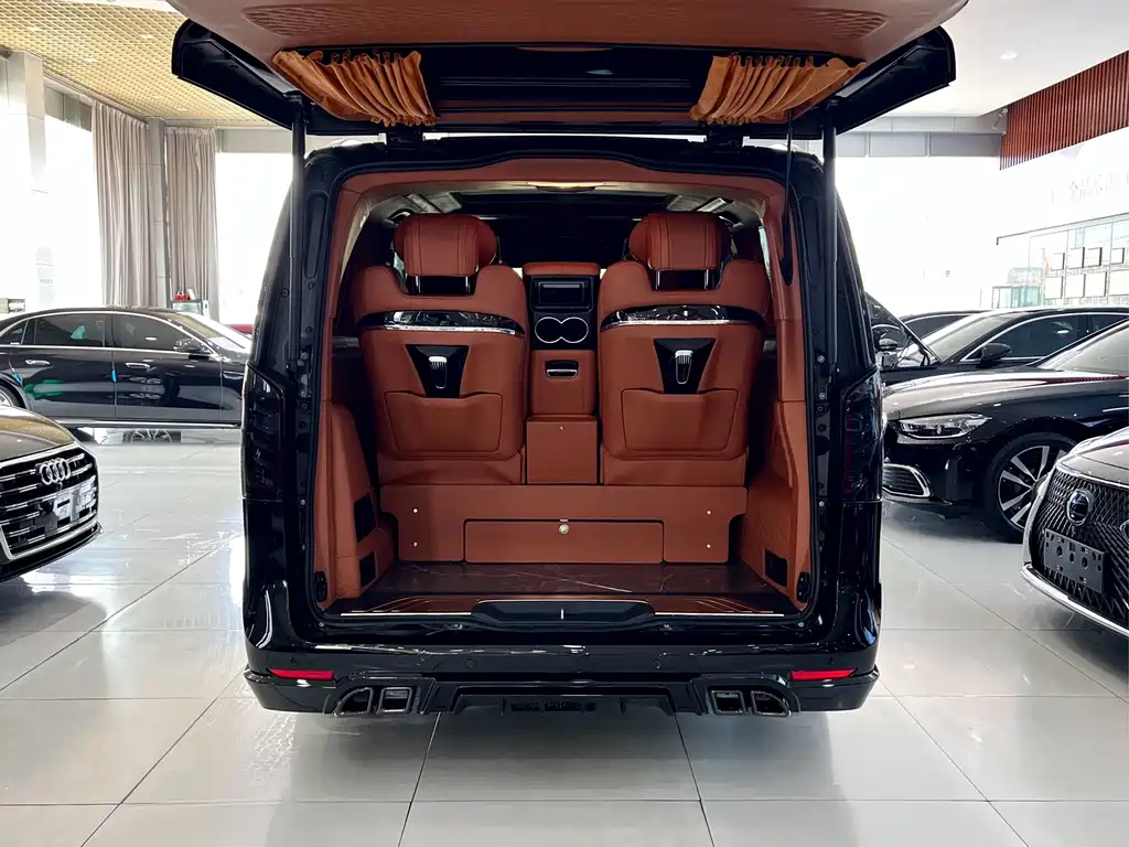 Mercedes-Benz V-Class 2022 — фото 29