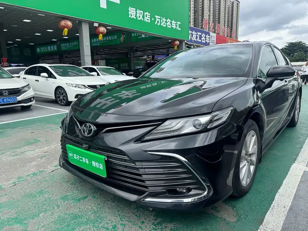 Toyota Camry 2022 — фото 1