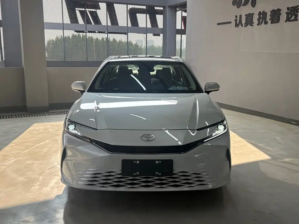 Toyota Camry 2026 — фото 2