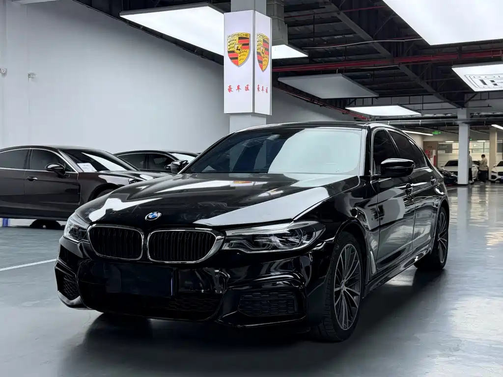 BMW 5 Series 2020 — фото 1