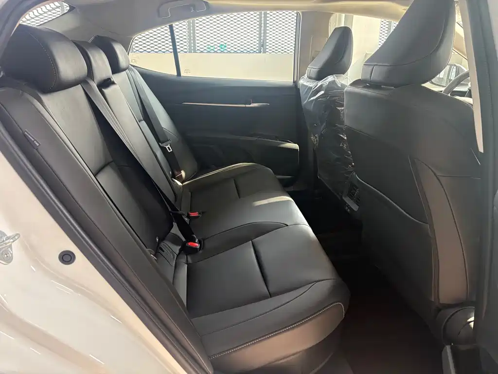 Toyota Camry 2026 — фото 14