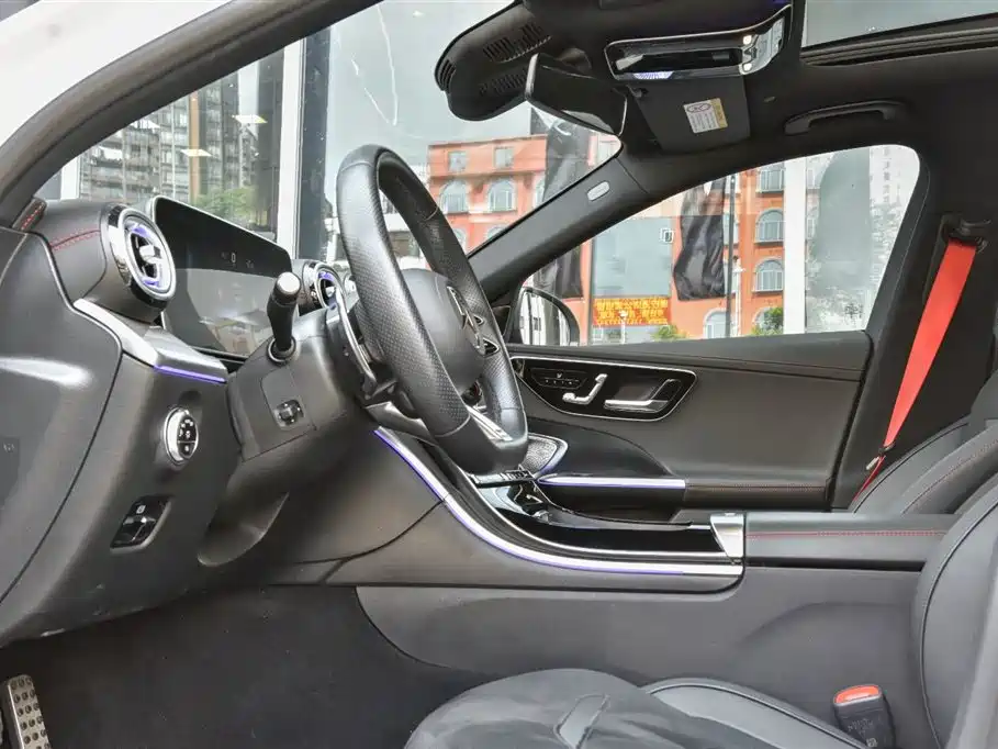 Mercedes-Benz C-Class AMG 2025 — фото 10