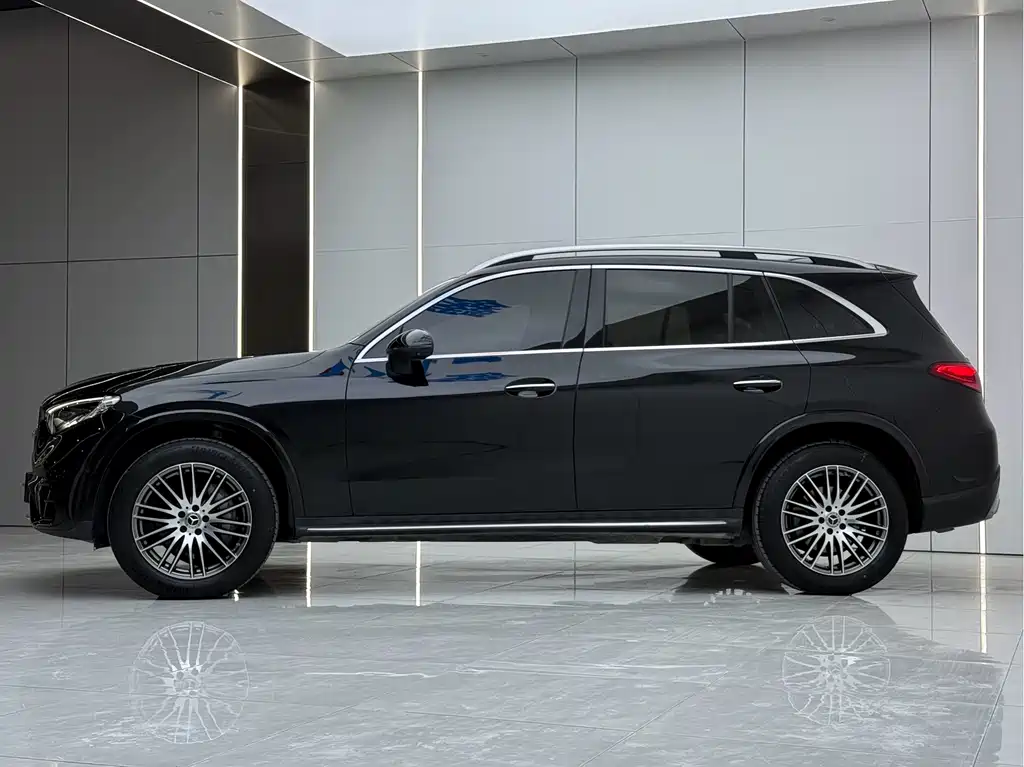 Mercedes-Benz GLC 2025