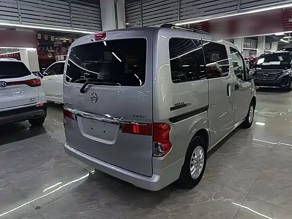 Nissan NV200 2013