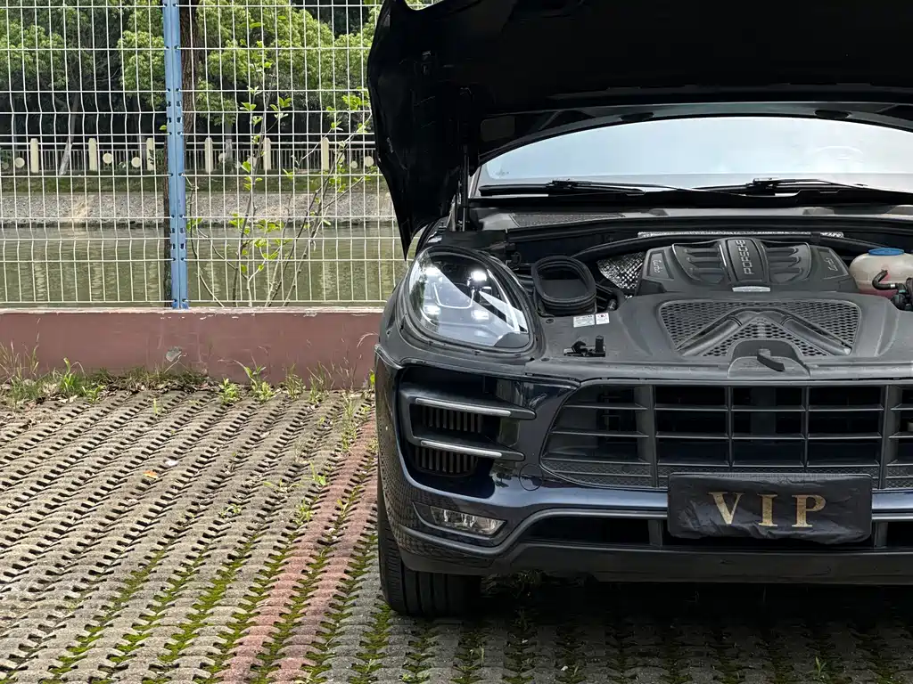 Porsche Macan 2018 — фото 29