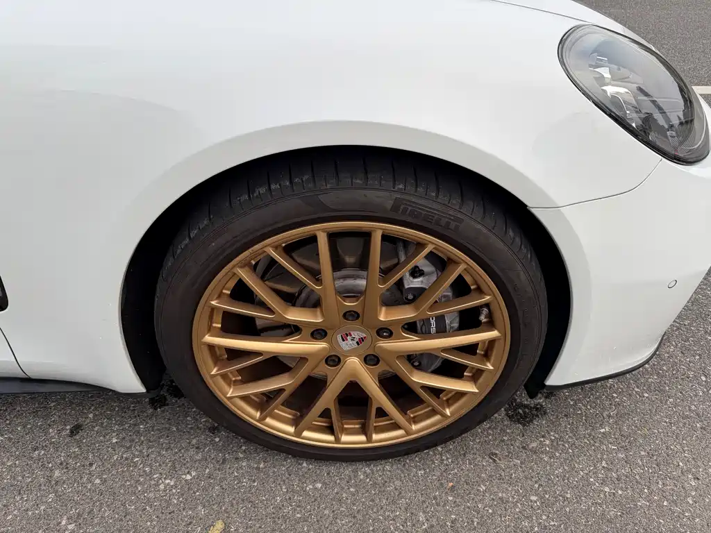 Porsche Panamera 2021