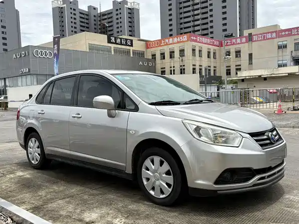 Venucia D50 2015