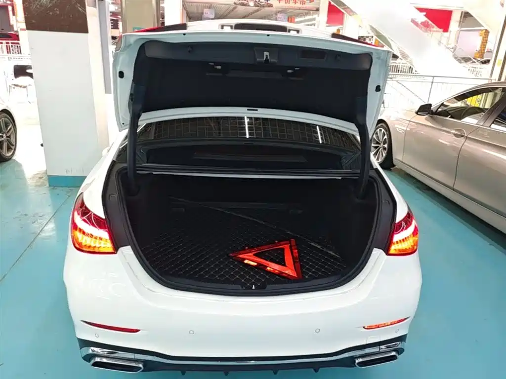 Mercedes-Benz C-Class 2023 — фото 19