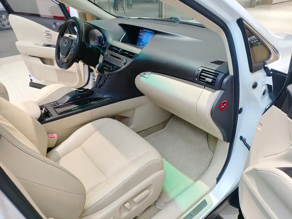 Lexus RX Classic 2013 — фото 10