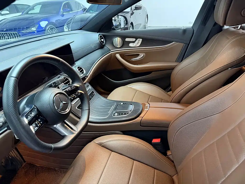 Mercedes-Benz E-Class 2023 — фото 4