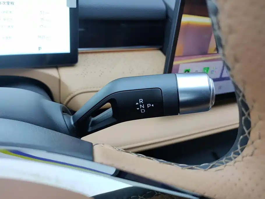 Geely Galaxy Starshine 8 2025 — фото 16