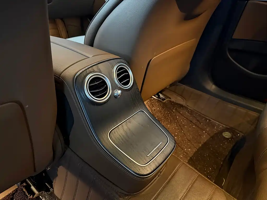 Mercedes-Benz E-Class 2023 — фото 9